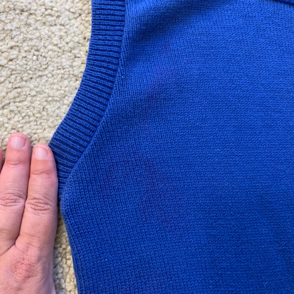 Vintage 1980s Blue sleeveless sweater vest. - Picture 5 of 6